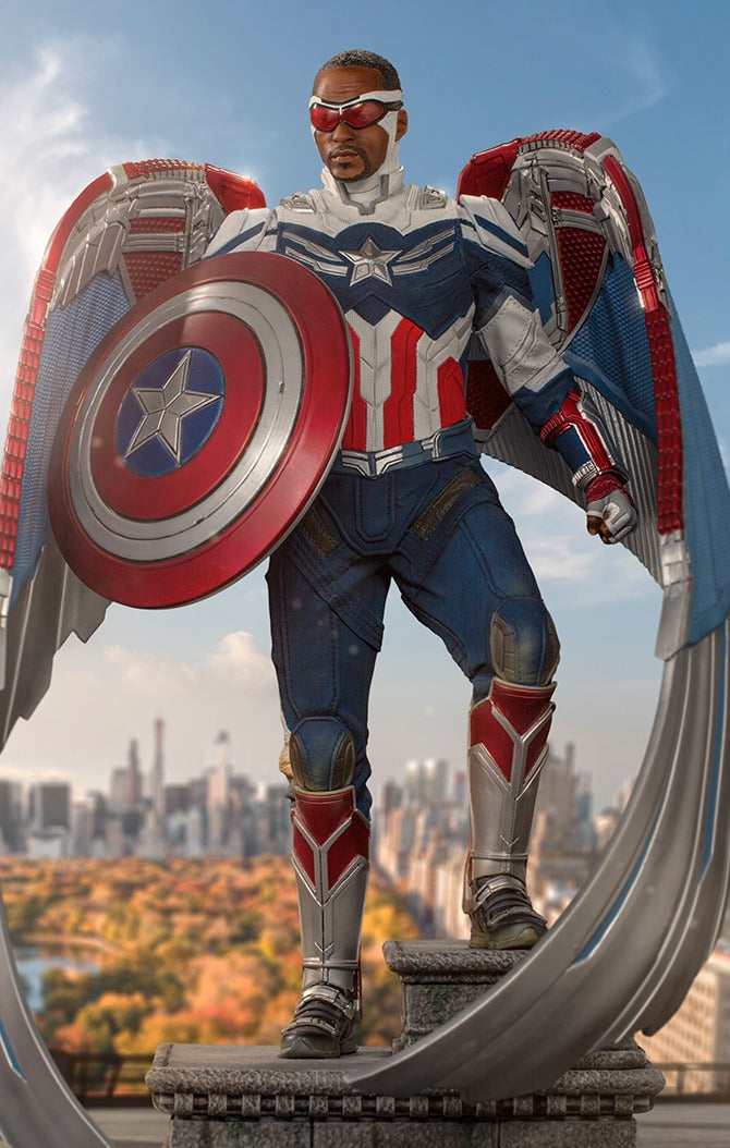 Captain America Sam Wilson (Closed Wings Version) - The Falcon and the Winter Soldier - Legacy Replica 1/4 by Iron Studios