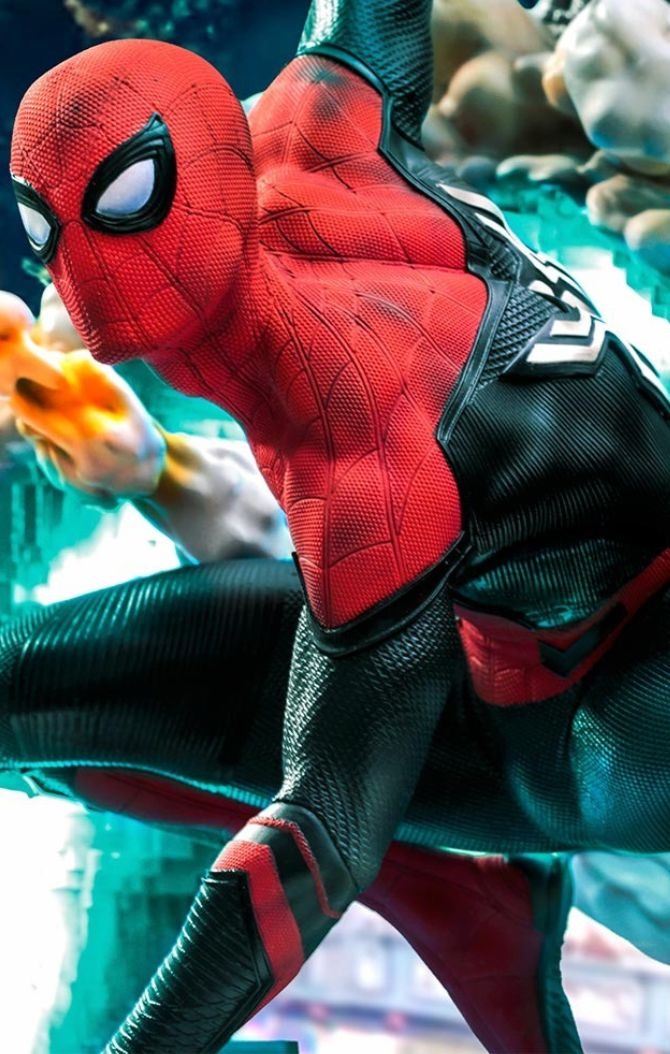 Spider-Man - Spider-Man: Far From Home - Legacy Replica 1/4 by Iron Studios